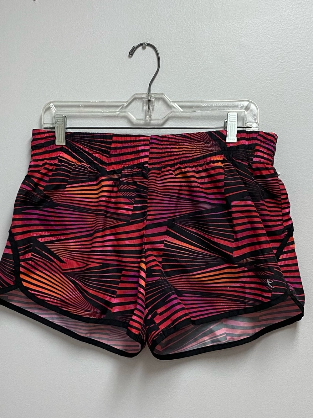Danskin Now Women’s Patterned Pink & Orange Athletic Shorts size large